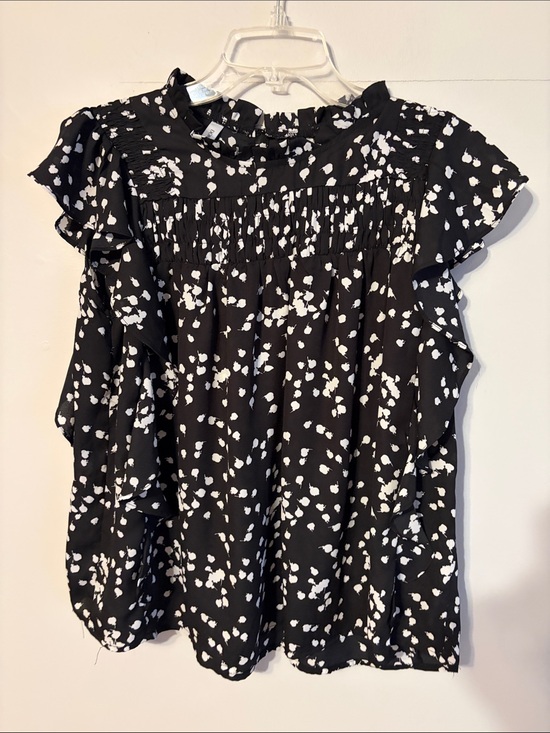 Dokotoo Tops - Dokotoo: Woven poly Ruffle flowy Blouse - Black/White. Med.